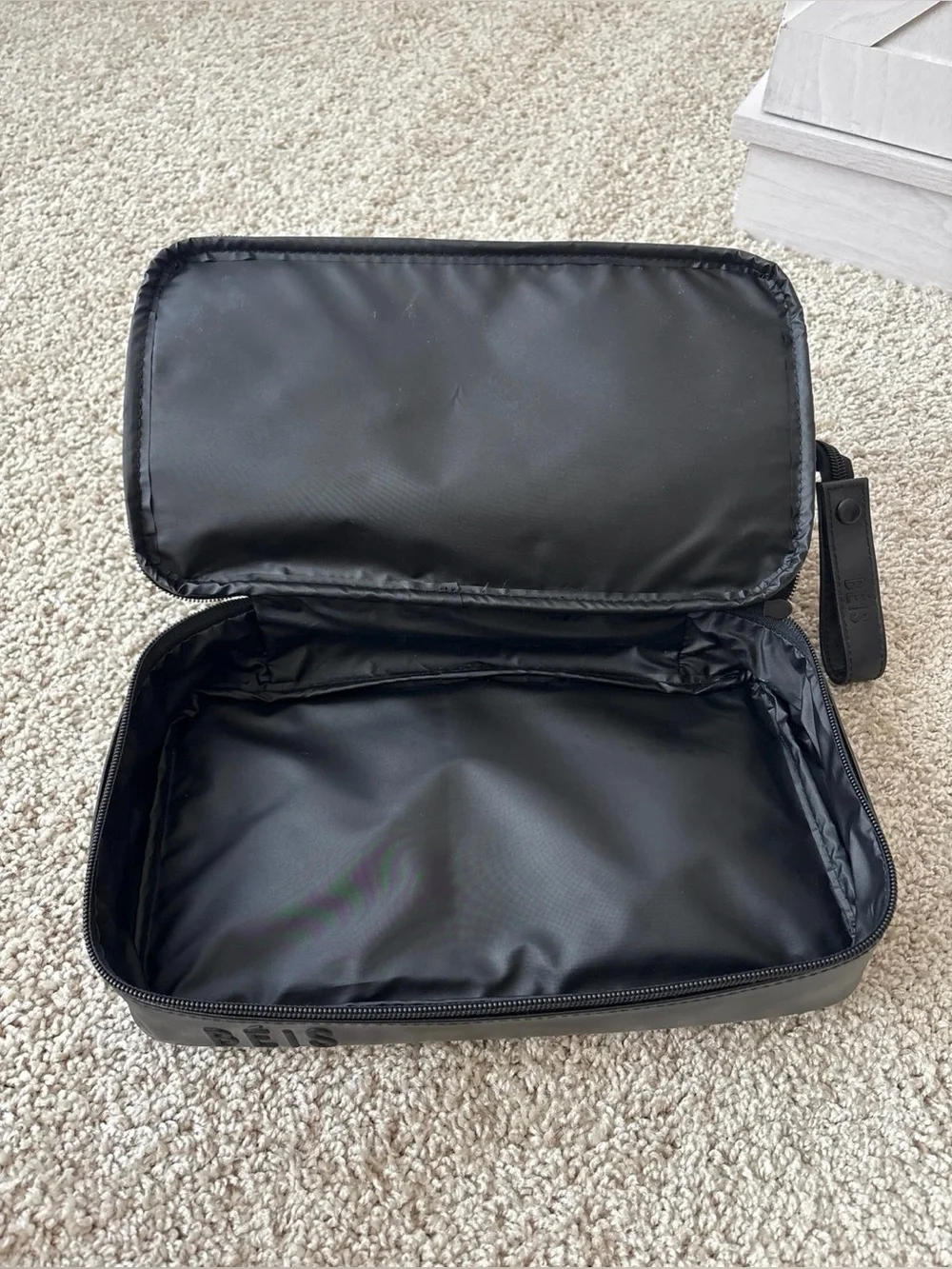 The BÉIS Dopp Kit in Black Stripe